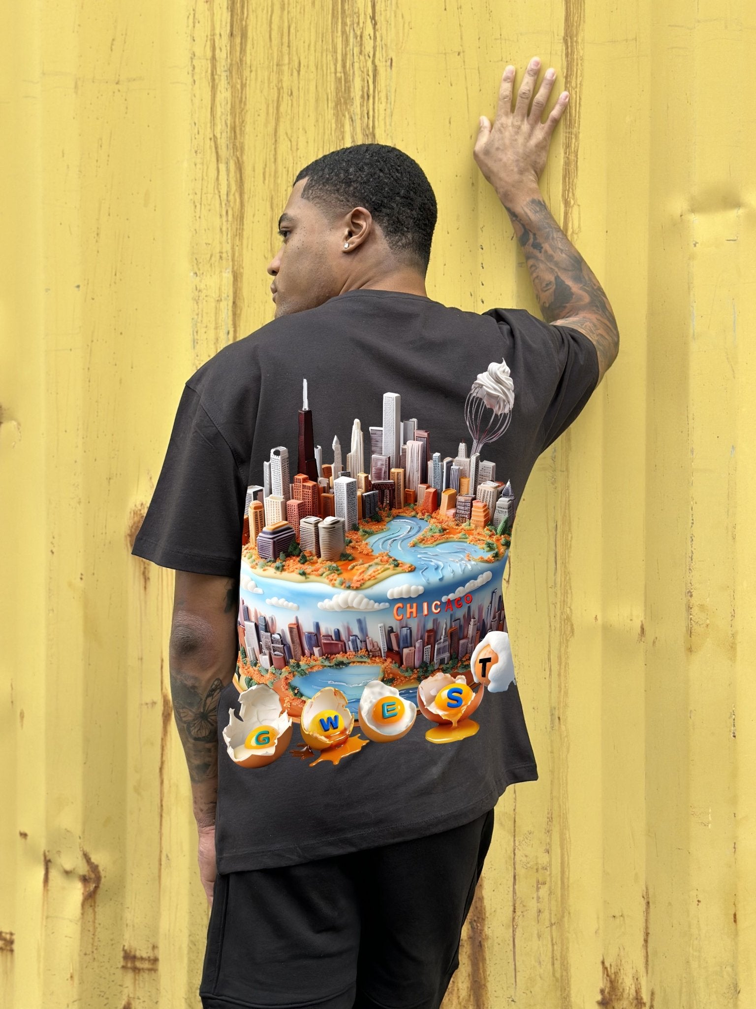 G WEST OVERSIZED CHICAGO CAKE TEE - G West